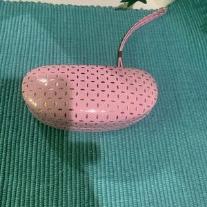 SUNGLASS CASE WITH WRISTLET